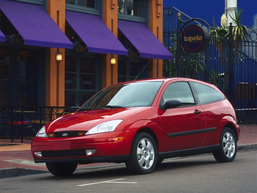  Ford Focus ZX3 1999 года  (фото 18 из 23)